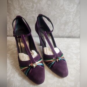 EUC Isabella Fiore Purple and Multicolor Heels